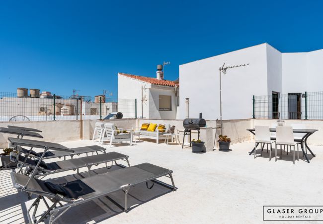 Apartamento en Fuengirola - Centro de Fuengirola | Gran Terraza, BBQ y Playa a un Paso ⭐