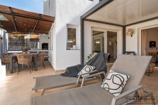 Apartamento en Benalmádena - Moderno Apt Pueblo Evita | Terraza Soleada, Piscina 