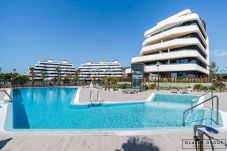Apartamento en Torremolinos - Álamos | Playa, Piscina y Terraza con 2 dormitorios