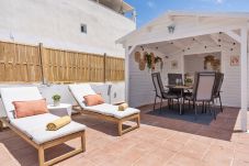 Appartement in Benalmádena - Privédakterras met Bar & Zwembad dicht bij Torrequebrada Strand