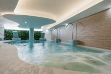 Appartement in Mijas - Golfside 3BR Apt with large Terrace, Pool & Spa