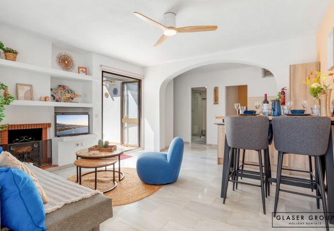 Appartement in Benalmádena - Pueblo Evita 2BR with private terrace, BQQ and  pool