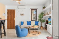 Appartement in Benalmádena - Pueblo Evita 2BR with private terrace, BQQ and  pool